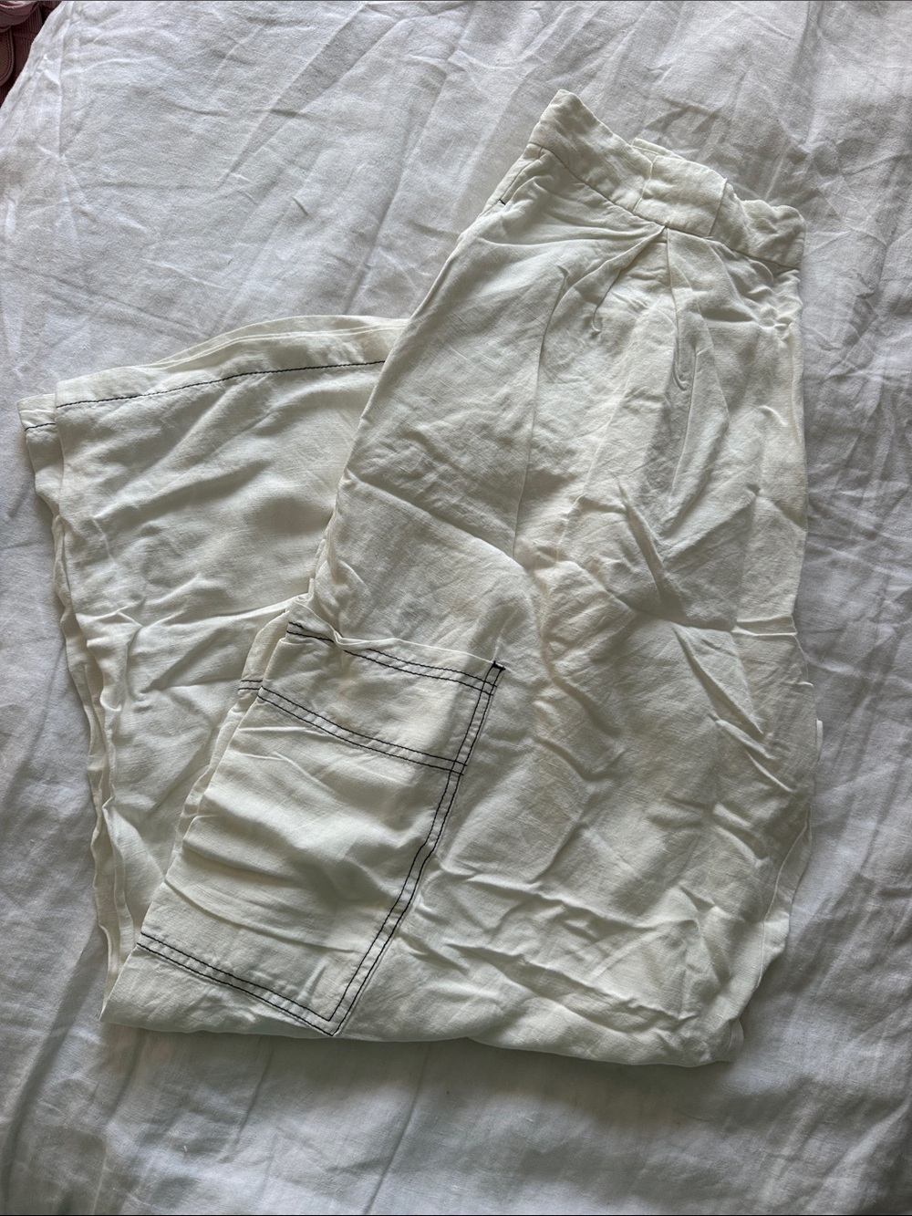 Pleated linen cargo pants